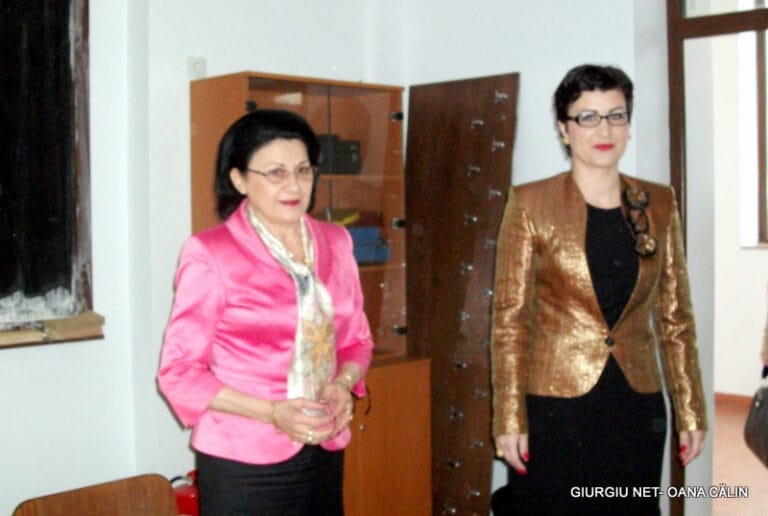SPECIAL: Video-lecţii la mate, fizică şi chimie şi pentru elevii giurgiuveni